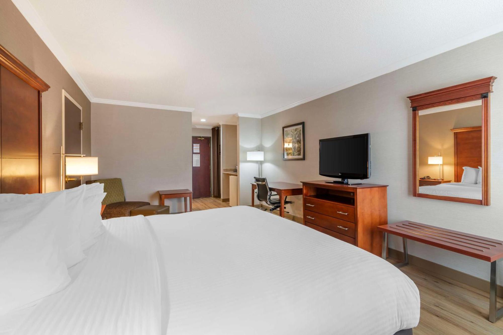 Best Western Liverpool-Syracuse Inn & Suites Exterior photo
