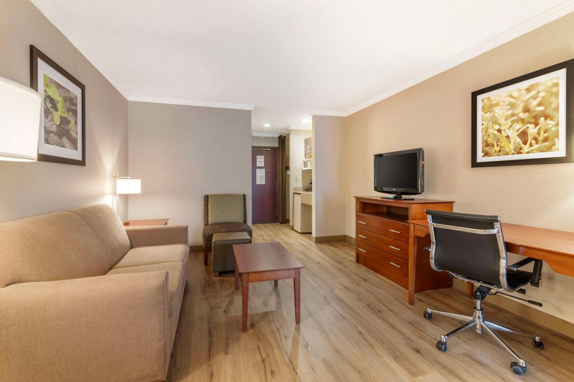 Best Western Liverpool-Syracuse Inn & Suites Exterior photo