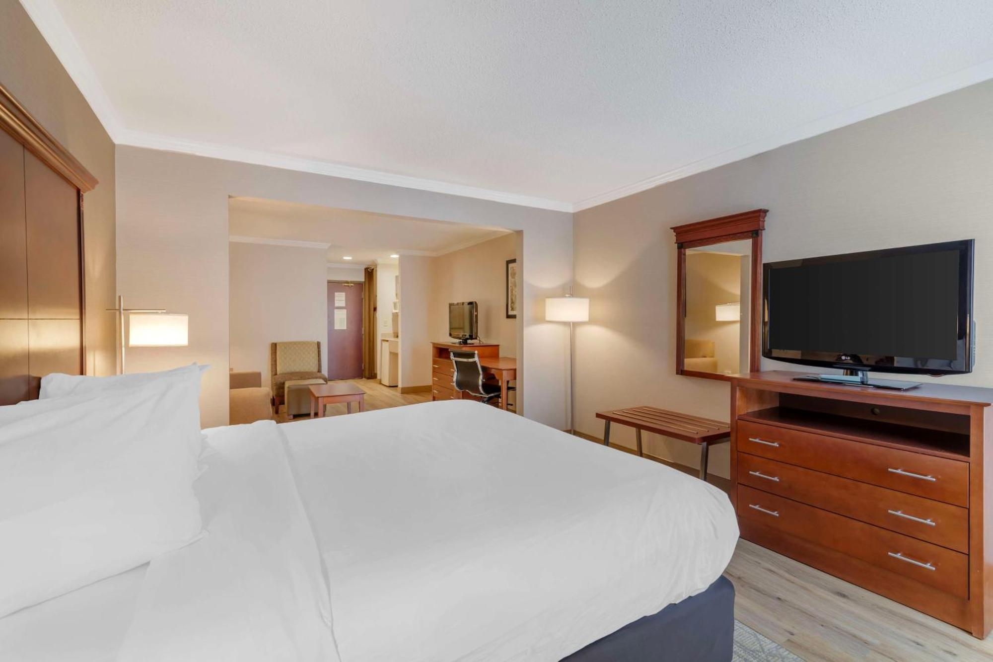 Best Western Liverpool-Syracuse Inn & Suites Exterior photo