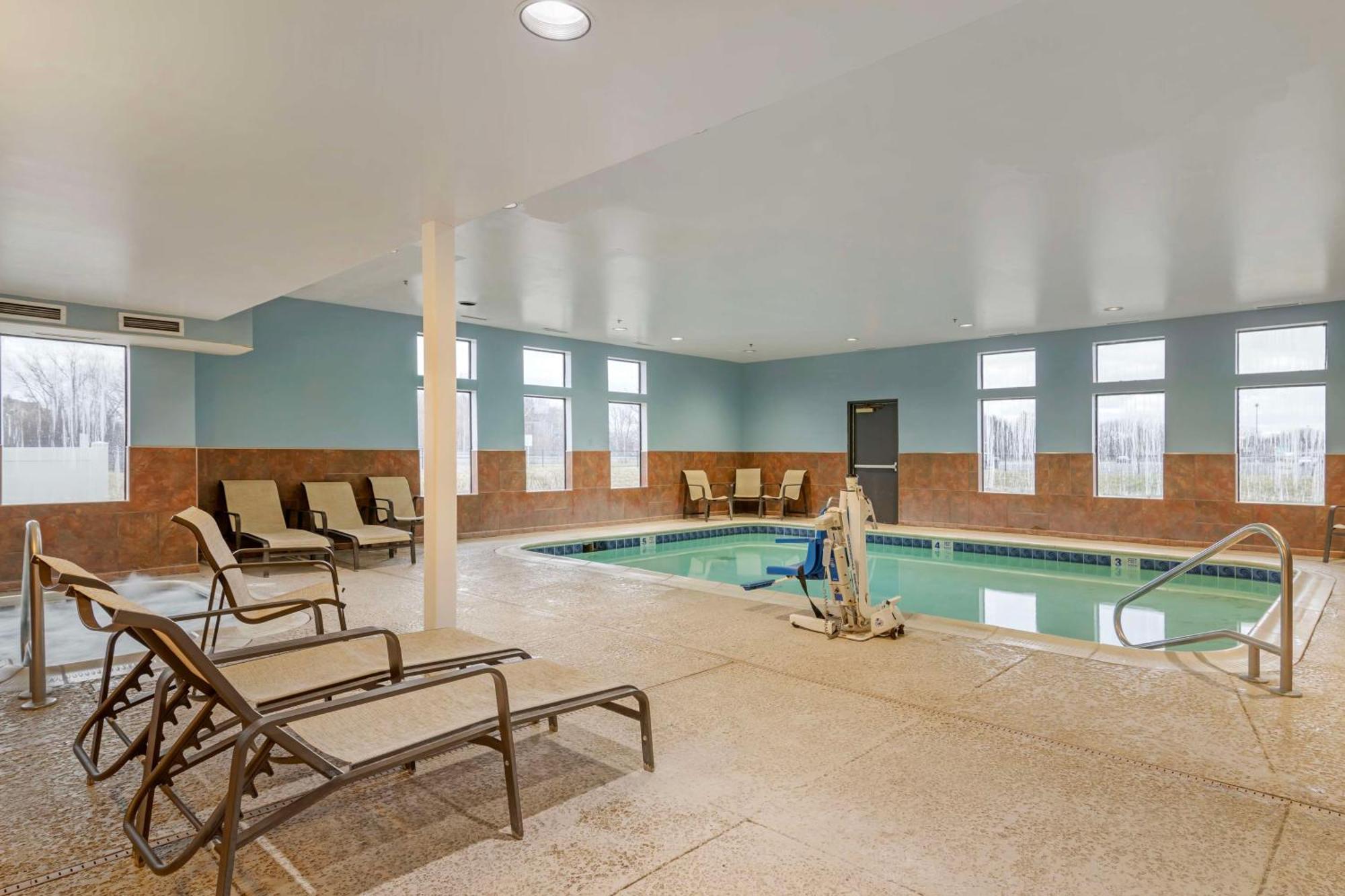 Best Western Liverpool-Syracuse Inn & Suites Exterior photo